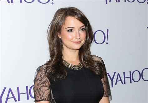 Lily From AT&T / Milana Vayntrub